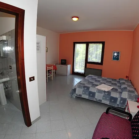 Eden Park Aparthotel *