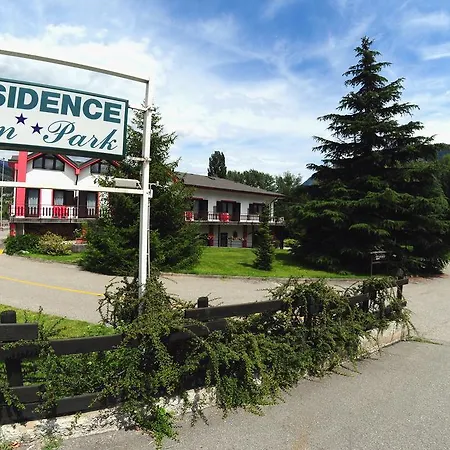 Eden Park Aparthotel *